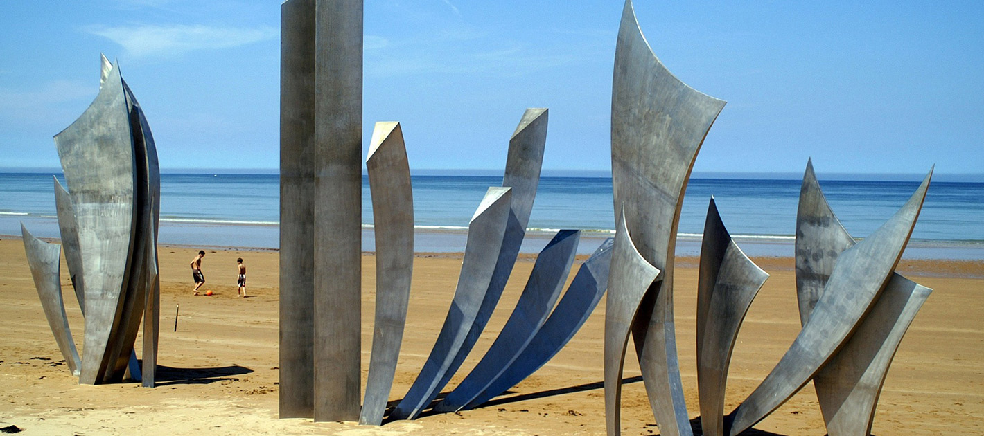 Mémorial en hommage du débarquement de Normandie proche du camping Domaine de Litteau