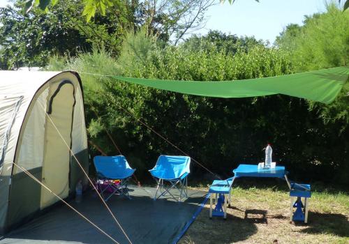 Emplacement de camping pour grande tente au camping La Plage