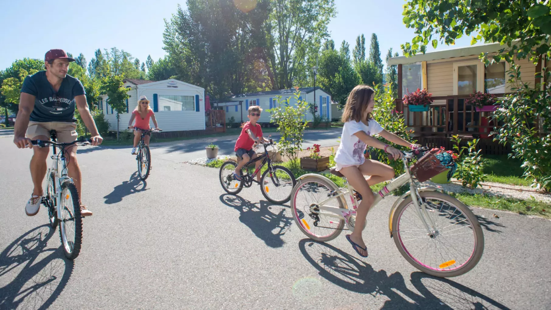Balade à vélo en famille dans les campings Siblu Villages