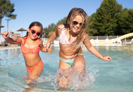 Piscine du camping Le Pipiou