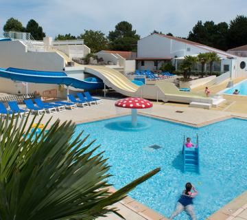 Piscine extérieure au Bois de Masson