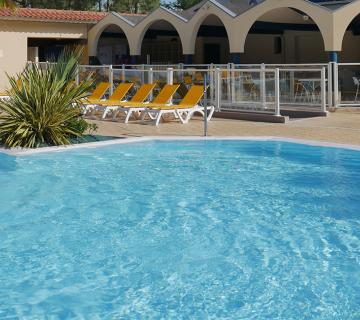 Piscine extérieure au Bois Dormant