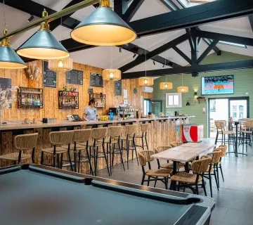 Espace restauration au camping Siblu Villages Les Embruns