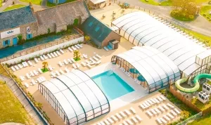 Piscine au Domaine de Litteau vue en drone