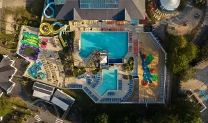 Le sublime complexe aquatique du camping Siblu Villages Domaine de Kerlann
