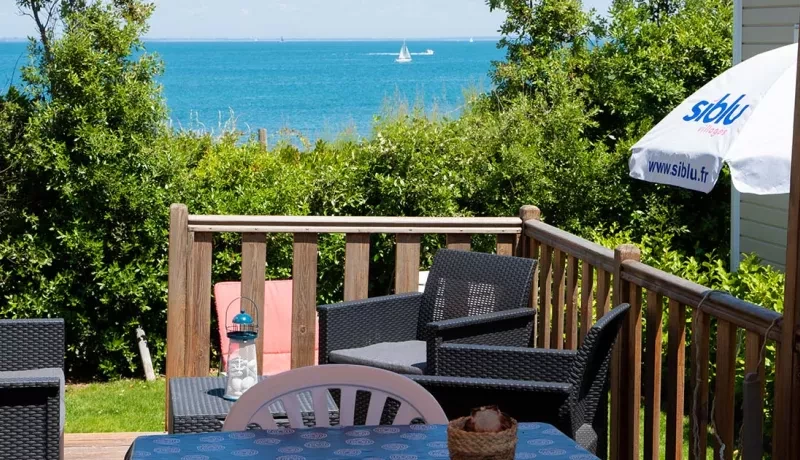 Vu depuis la terrasse d'un mobil home Siblu au camping Le Conguel