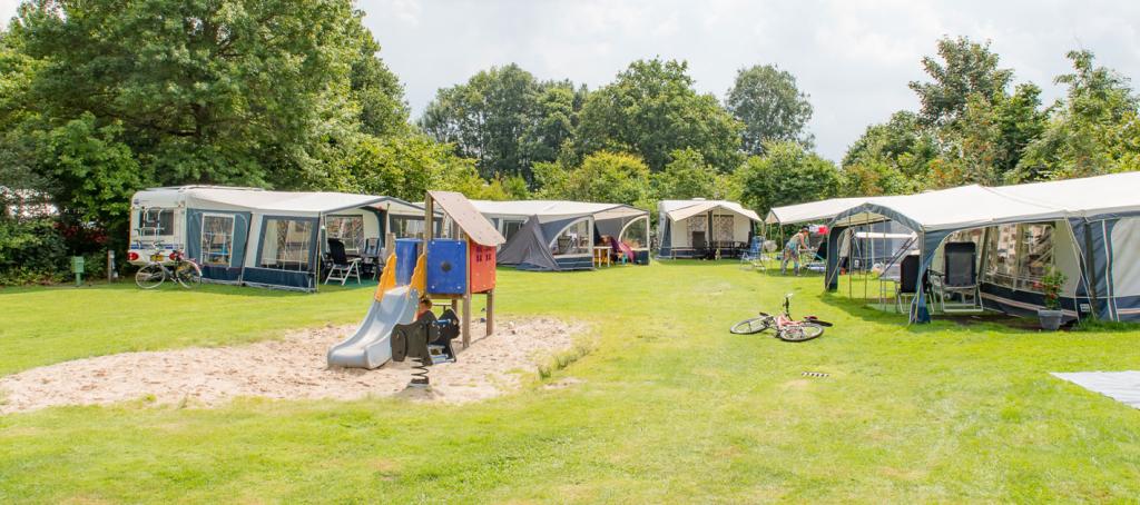 Grand emplacement de camping au camping Meerwijck