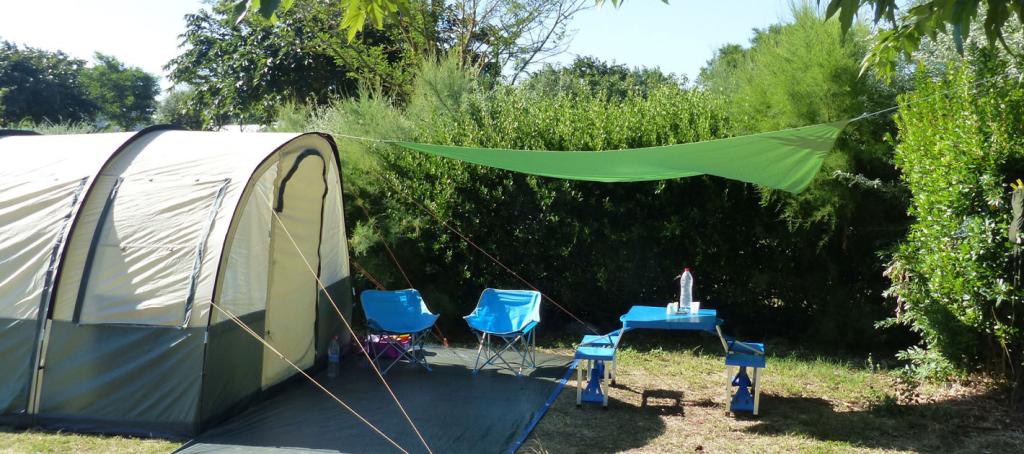 Emplacement de camping pour grande tente au camping La Plage