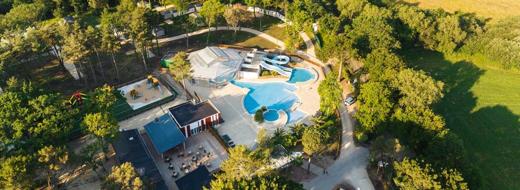 Vue aérienne du camping Siblu Villages Bois de Bayadène