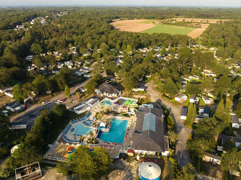 La magnifique vue aérienne du camping Siblu Villages Domaine de Kerlann