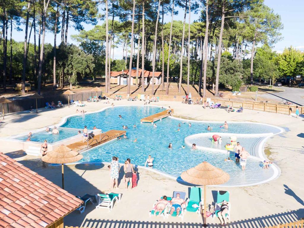 Le sublime complexe aquatique du camping Siblu Villages Le Lac à Mimizan 2