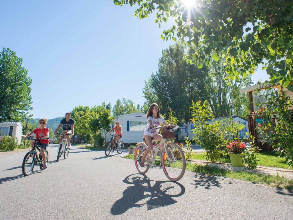 Les parfaites activités à faire en famille au camping Siblu Villages Les Rives de Condrieu 3