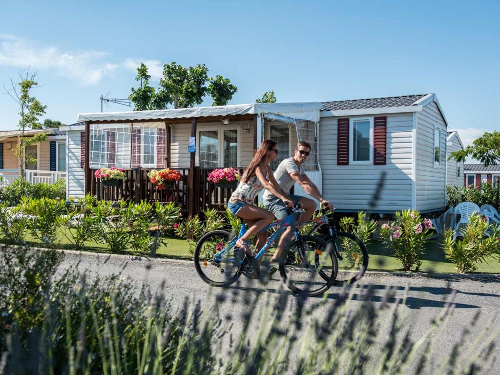 Les magnifiques mobilhomes du camping Siblu Villages Les Sables du midi 2