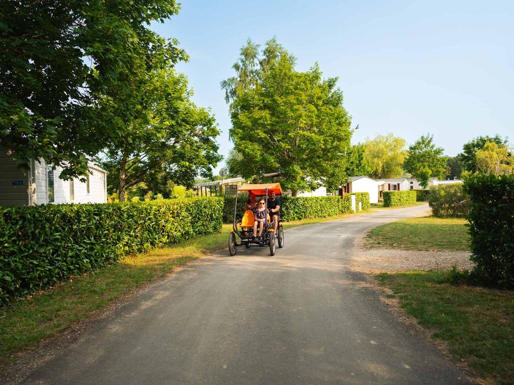 Les parfaites activités à faire en famille au camping Siblu Villages Domaine de Dugny 2