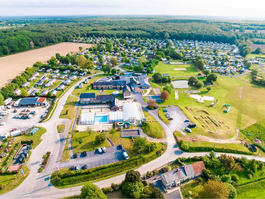 La magnifique vue aérienne du camping Siblu Villages Domaine de Litteau 1