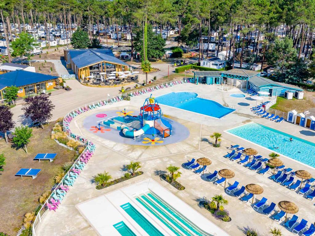 La magnifique vue aérienne du camping Siblu Villages Les Dunes de Contis 1