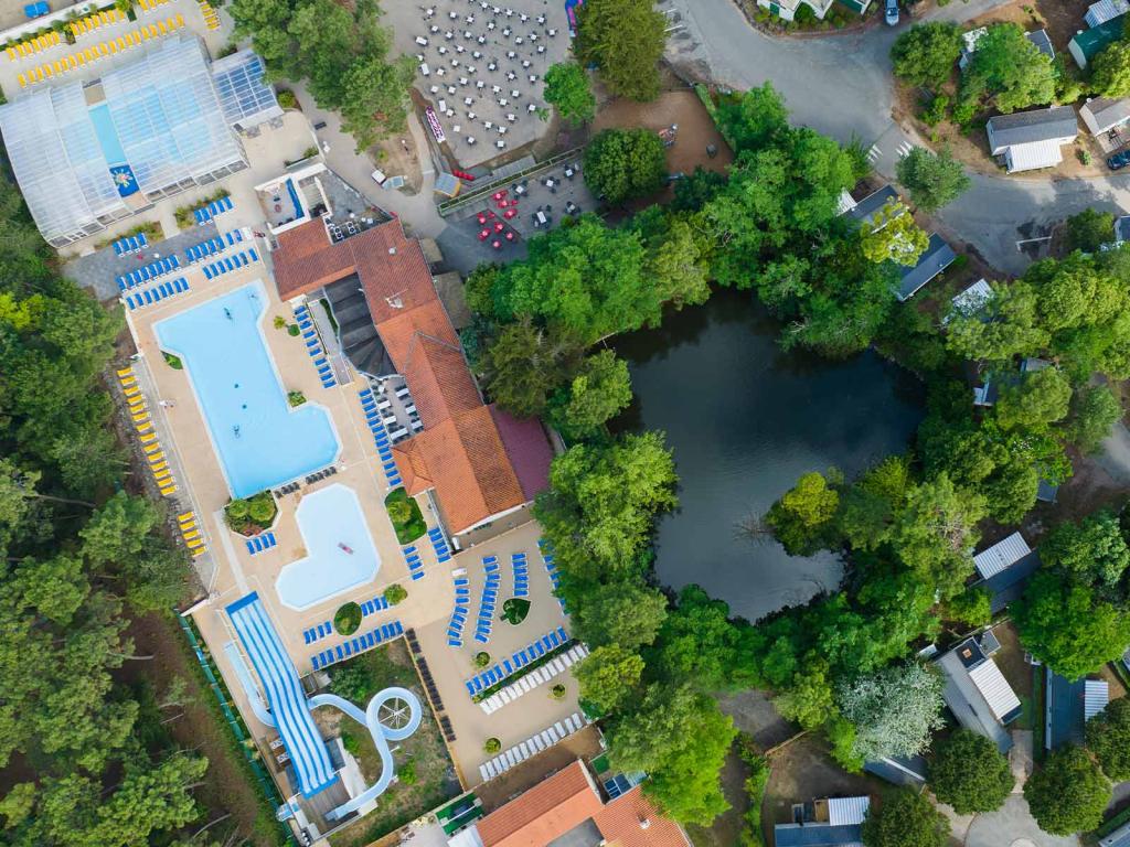 La magnifique vue aérienne du camping Siblu Villages Bois Dormant 1