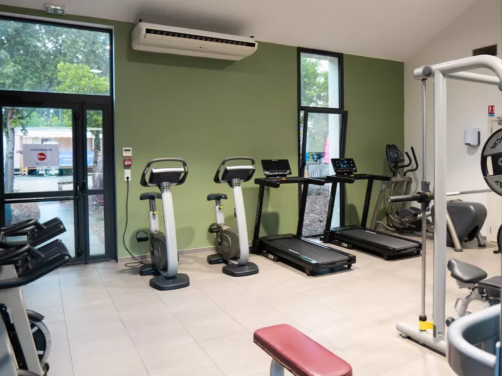 Salle de sport au camping Siblu Villages Les Embruns