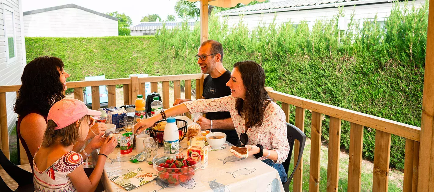 déjeuner en famille