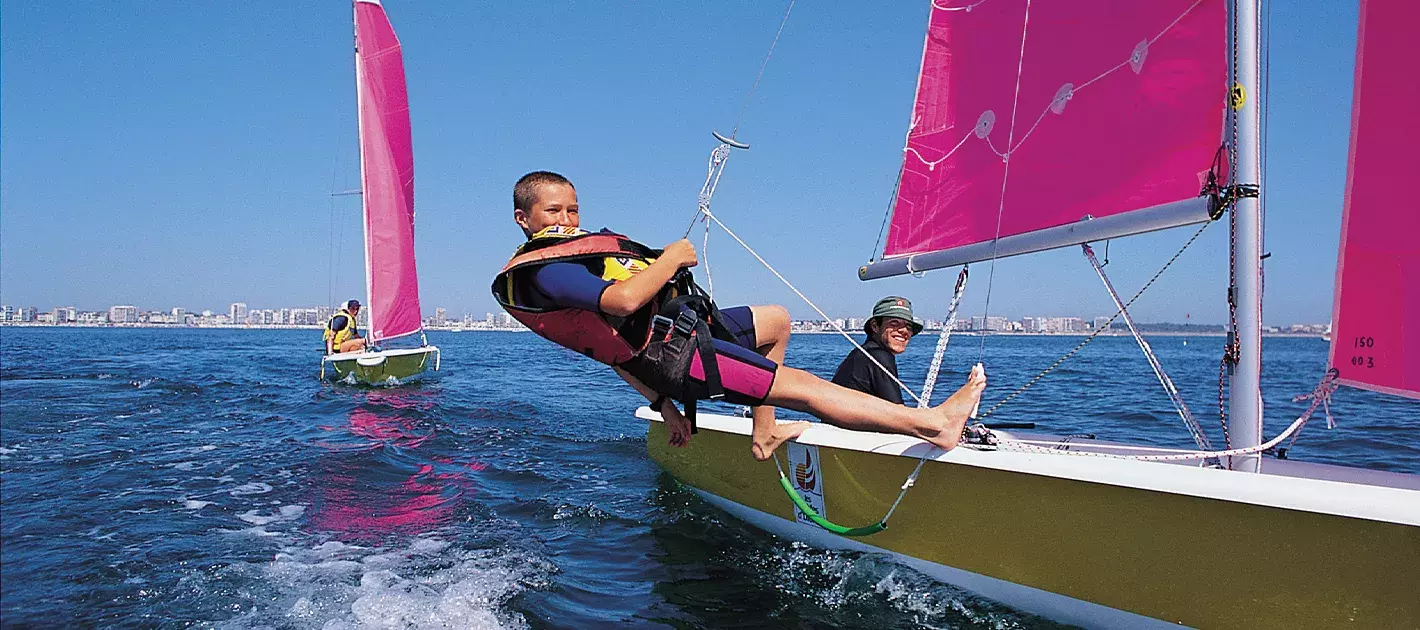 Catamarans dans la baie des Sables d'Olonne