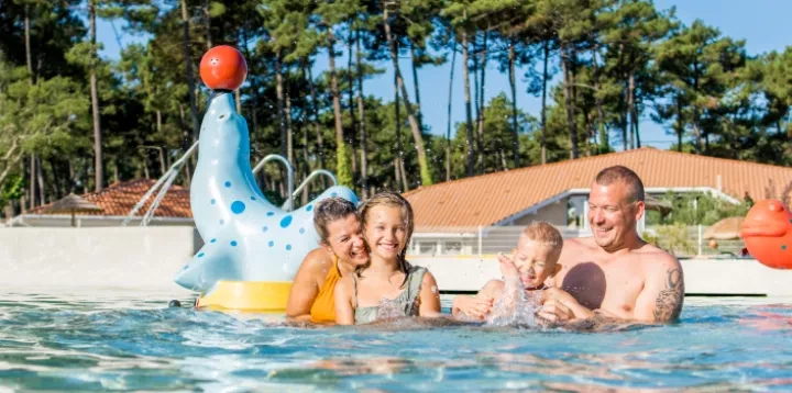 Camping juillet piscine