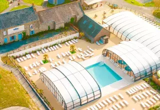 La piscine du Domaine de Litteau vu de Drone