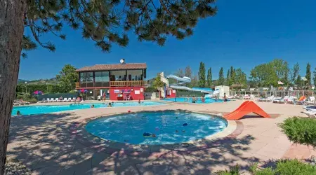Le sublime complexe aquatique du camping Siblu Villages Les Rives de Condrieu 2