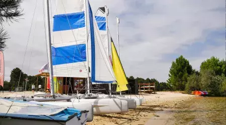 Profitez de la proximité du lac avec le camping La Réserve