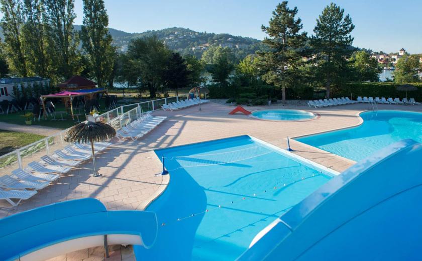 Le sublime complexe aquatique du camping Siblu Villages Les Rives de Condrieu 4