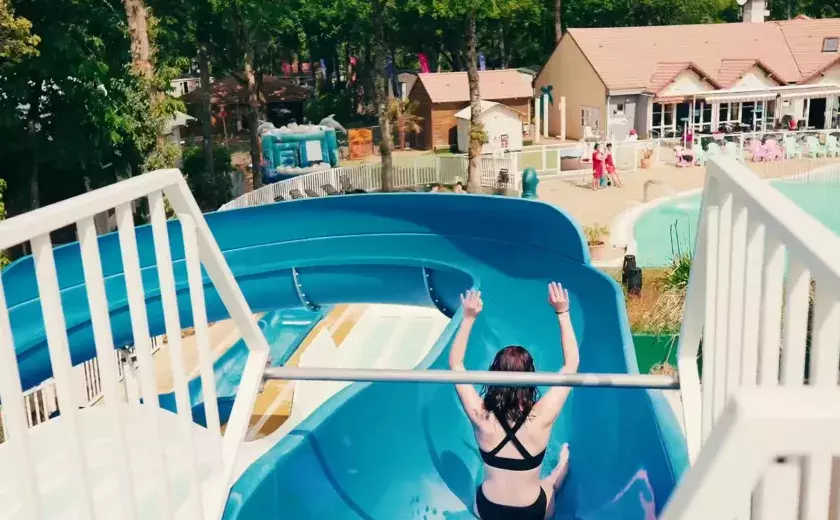 Glisser au camping Siblu Les Pierres Couchées
